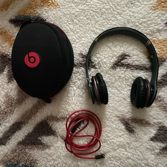 Beats by Dr. Dre Solo HD On-Eat Headphones